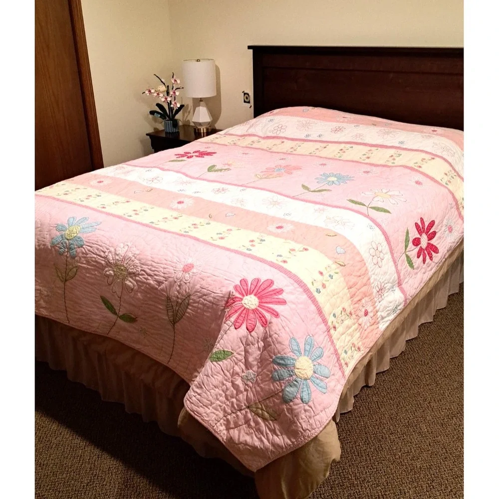 Pottery Barn Kids Cotton Daisy Garden Embroidered Appliqued Quilt Full/Queen